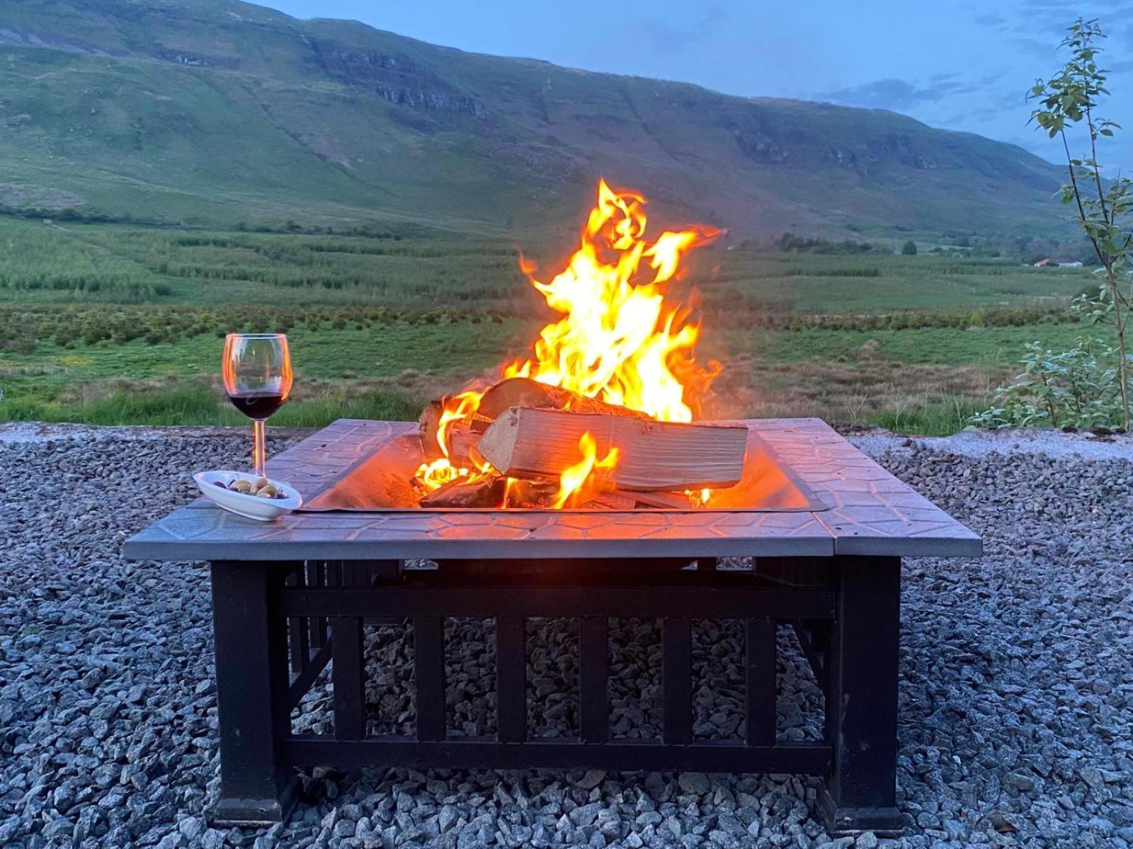 Campsie Luxury Pods With Hot Tub Ξενοδοχείο Γλασκώβη Εξωτερικό φωτογραφία