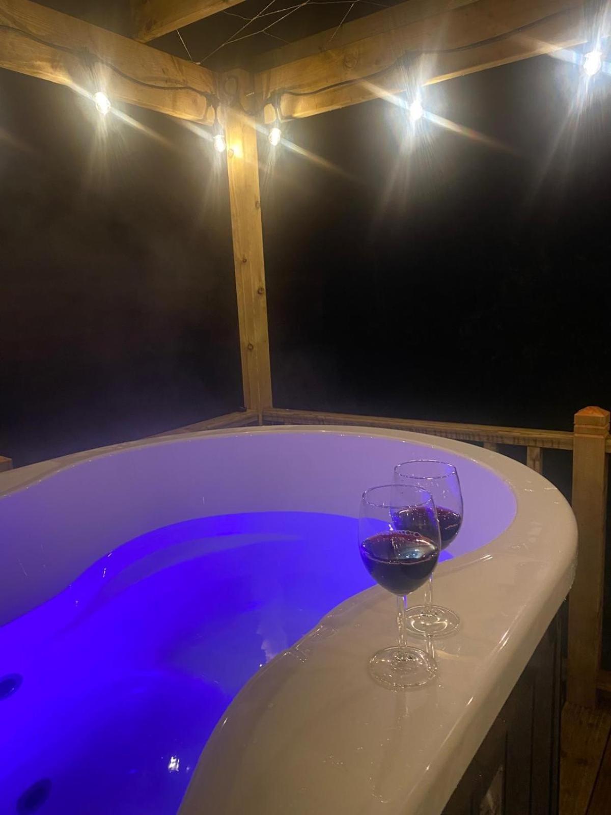 Campsie Luxury Pods With Hot Tub Ξενοδοχείο Γλασκώβη Εξωτερικό φωτογραφία