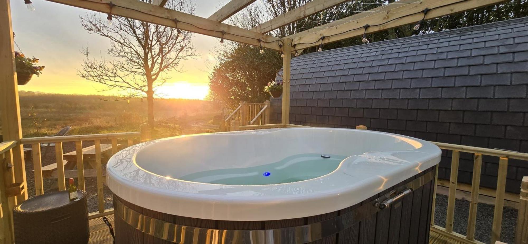 Campsie Luxury Pods With Hot Tub Ξενοδοχείο Γλασκώβη Εξωτερικό φωτογραφία